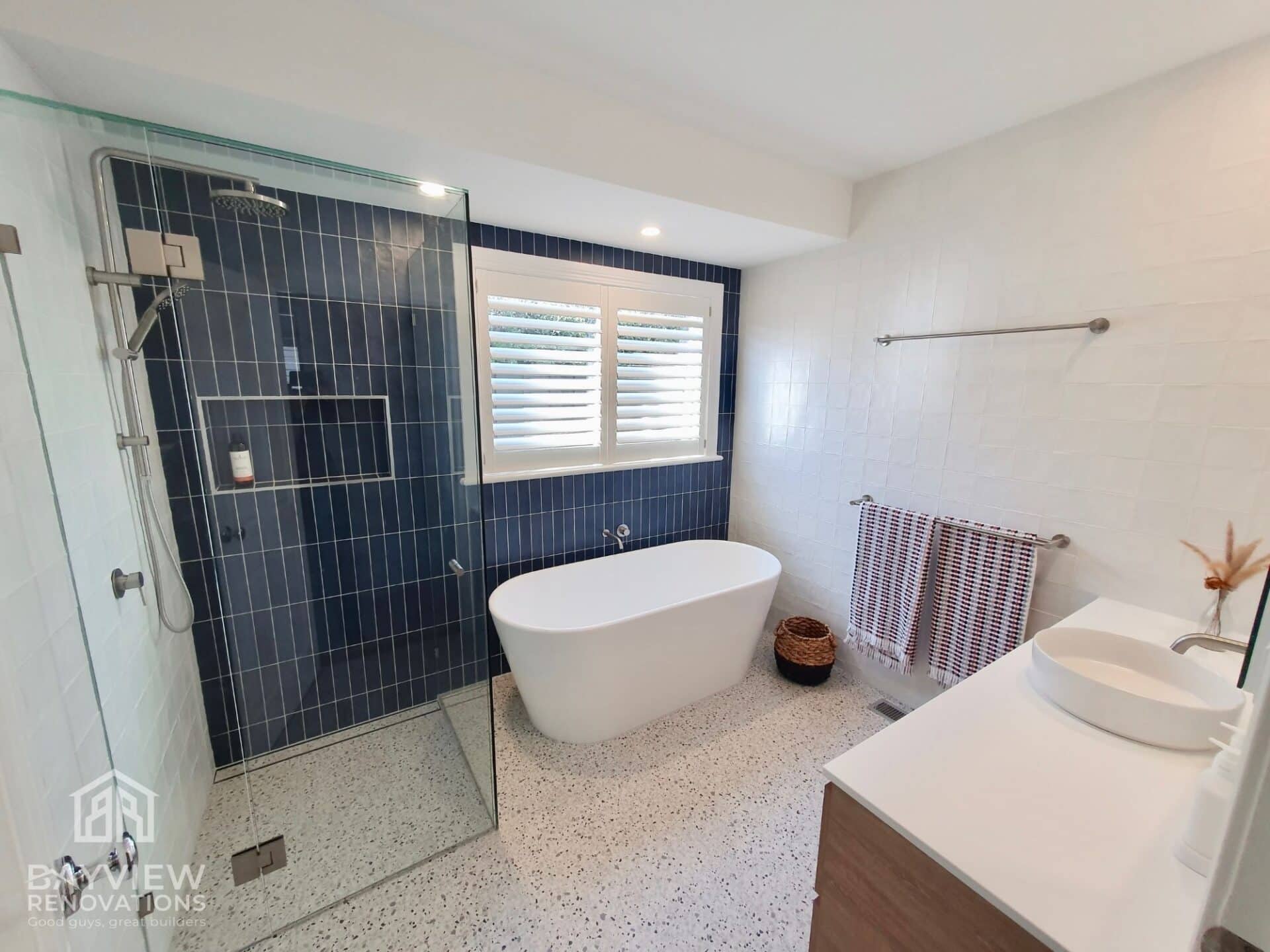 Mount Eliza - Wimborne Avenue - Main Bathroom & Powder Room Renovation